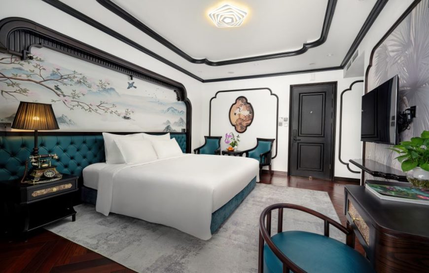 Catherine Cruise – Premier Suite 3 Floor
